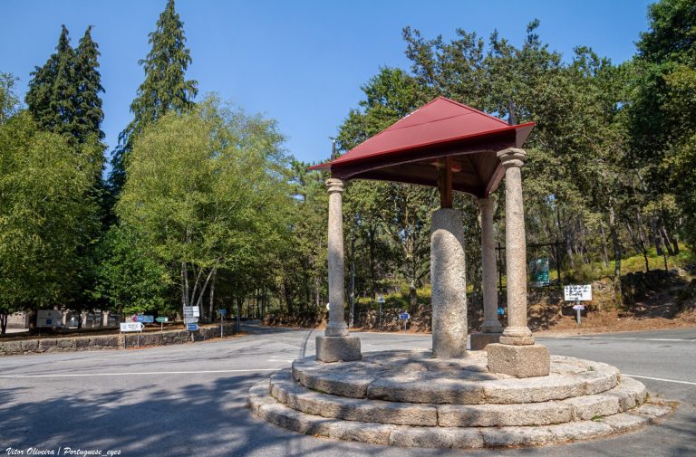 Cruzeiro de São João do Campo, no cruzamento dos caminhos da freguesia
